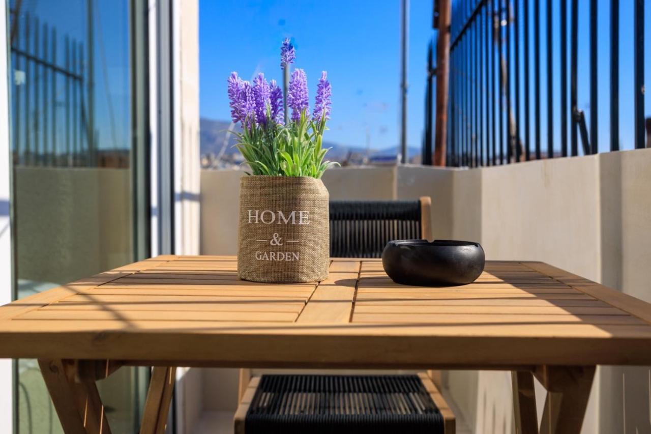 Aiolos New Smyrni View Loft Apartment *